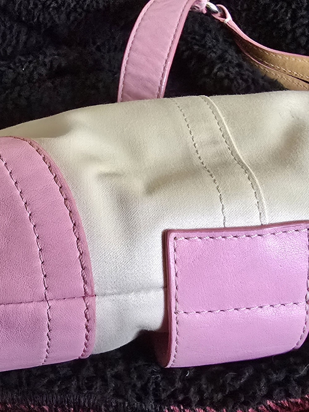 COACH  Hampton Soho Y2K Cream and Pink Leather Shoulder Bag with Flap and Buckle - Picture 5 of 13